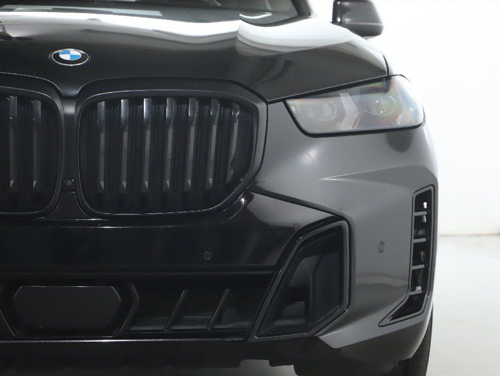 Used 2024 BMW X5 xDrive40i w/ M Sport Package AWD/4WD image 8