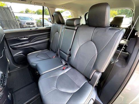 Used 2025 Toyota Grand Highlander AWD Hybrid image 15