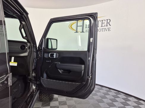 Used 2026 Jeep Wrangler Unlimited Rubicon 392 AWD/4WD image 34