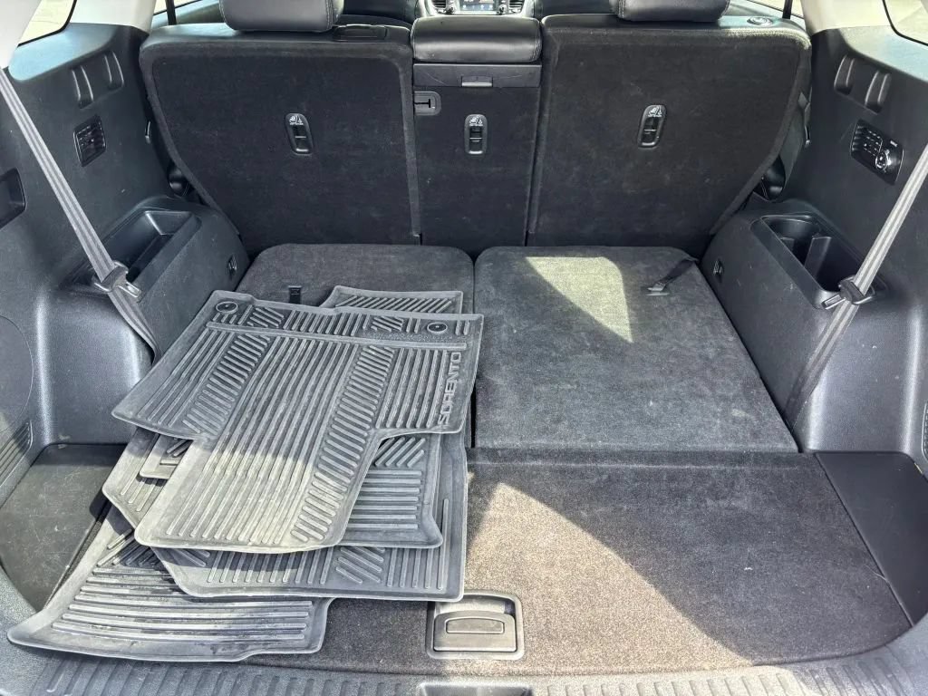 Used 2020 Kia Sorento EX AWD/4WD image 17