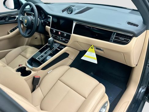 Used 2026 Porsche Macan AWD/4WD image 20