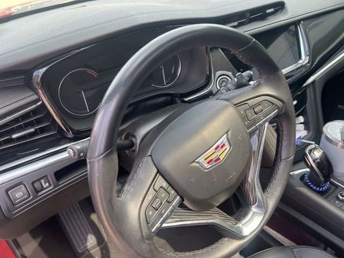 Used 2024 Cadillac XT6 Sport image 10