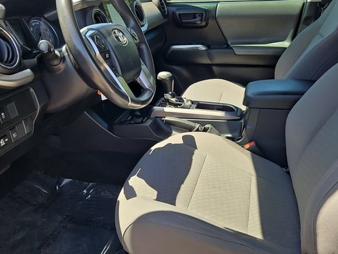 Used 2020 Toyota Tacoma SR5 RWD image 20