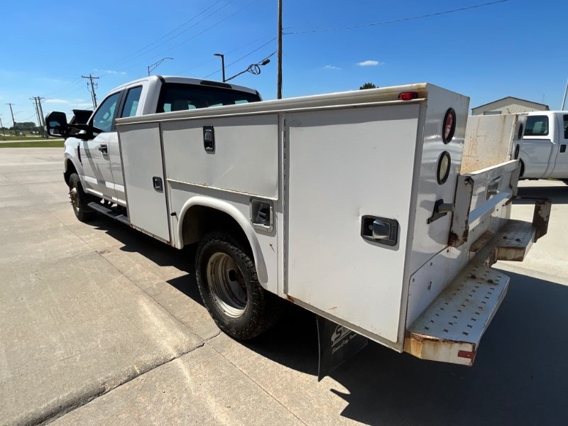 Used 2017 Ford F350 XL w/ Power Equipment Group AWD/4WD image 6