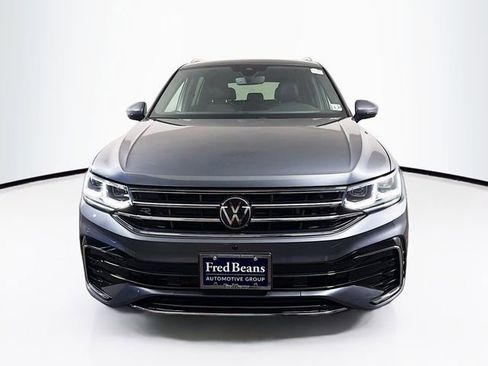 Used 2022 Volkswagen Tiguan SEL R-Line image 2