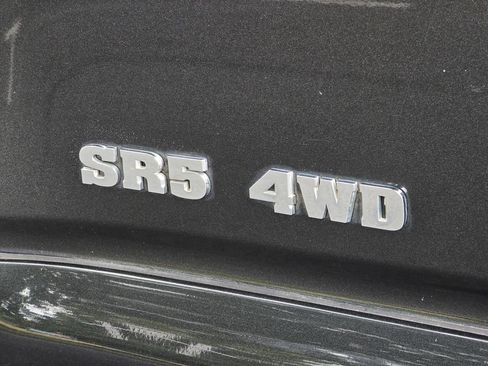 Used 2007 Toyota 4Runner SR5 AWD/4WD image 12