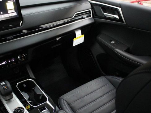 New 2026 Mitsubishi Outlander SE image 22