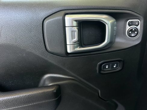 Used 2024 Jeep Wrangler Unlimited Sport AWD/4WD image 10