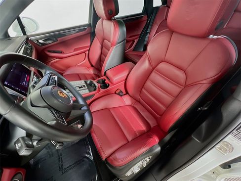 Used 2022 Porsche Macan GTS image 22