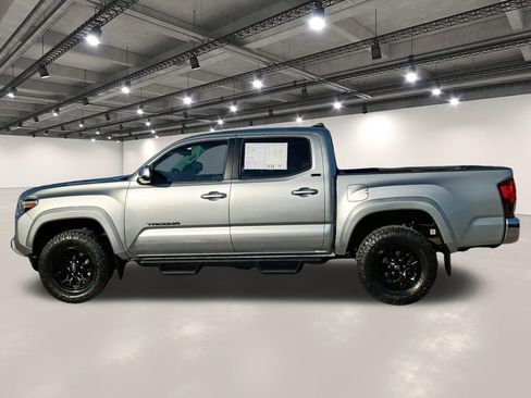 Used 2022 Toyota Tacoma SR5 image 13