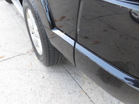 Used 2010 Ford Explorer XLT image 29