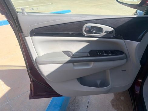 Used 2017 Buick Enclave Leather FWD image 16