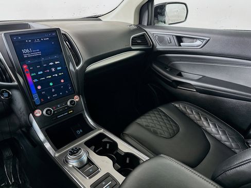 Used 2024 Ford Edge Titanium image 22