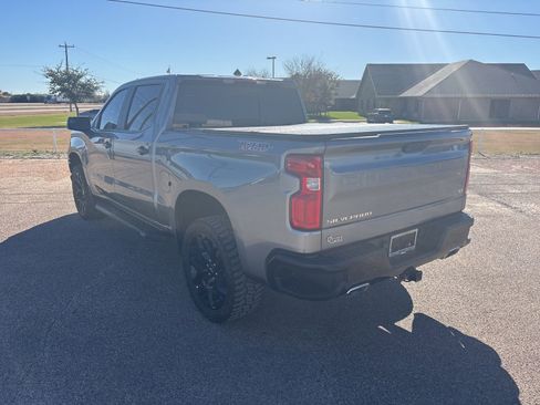 Used 2021 Chevrolet Silverado 1500 LT Trail Boss w/ Convenience Package II image 4