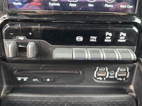 Used 2019 RAM 2500 Laramie image 17