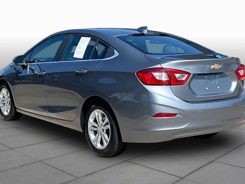 Used 2019 Chevrolet Cruze LT w/ Convenience Package FWD image 12