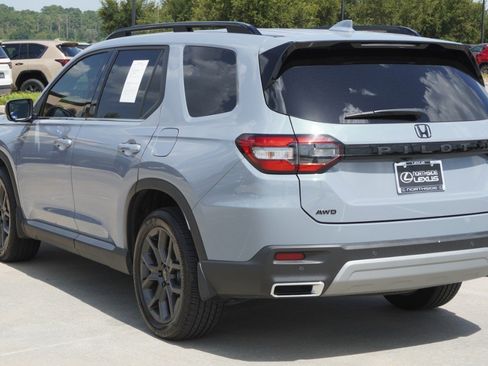Used 2024 Honda Pilot Elite image 8