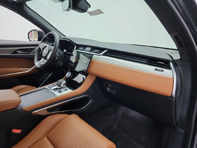 Certified 2026 Jaguar F-PACE R-Dynamic S AWD/4WD image 41