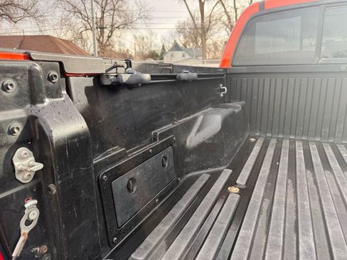 Used 2016 Toyota Tacoma SR5 image 10