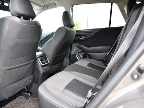 Used 2024 Subaru Outback Premium AWD/4WD image 17