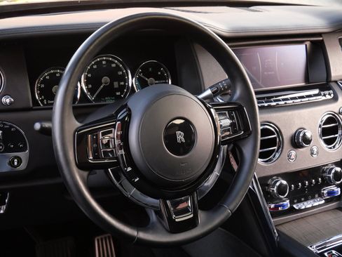 Used 2019 Rolls-Royce Cullinan image 17