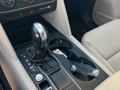 Used 2021 Volkswagen Atlas SE FWD image 29