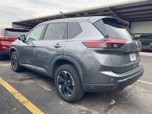 Used 2025 Nissan Rogue SV image 13