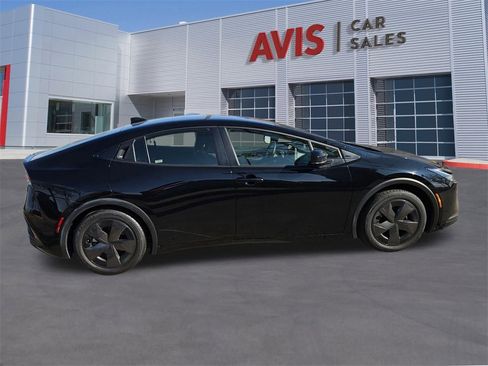 Used 2025 Toyota Prius LE image 7