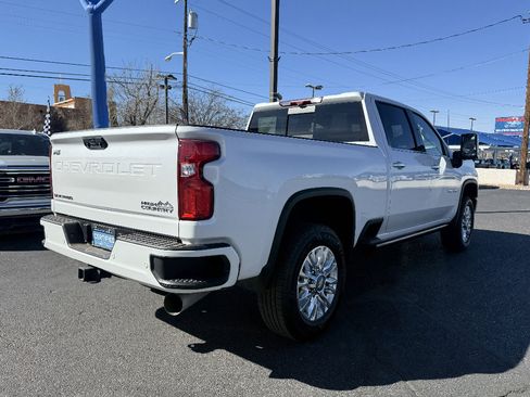 Used 2023 Chevrolet Silverado 3500 High Country w/ Z71 Off-Road Package AWD/4WD image 4