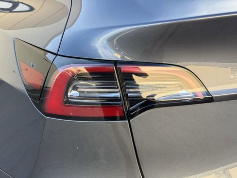 Used 2023 Tesla Model Y Long Range image 37