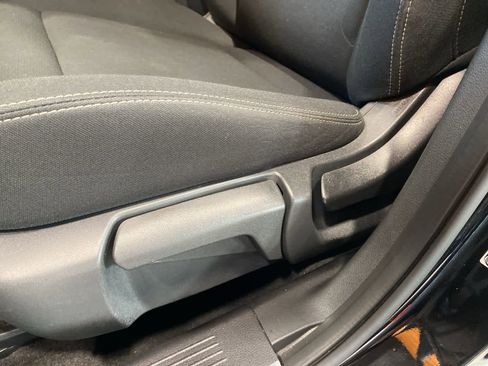 Used 2023 Nissan Rogue S image 16