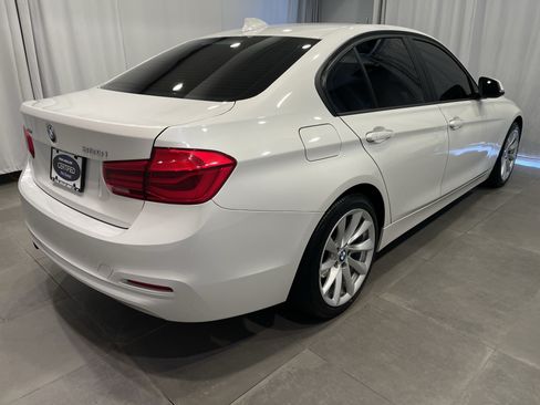 Used 2018 BMW 320i xDrive Sedan w/ Convenience Package AWD/4WD image 6