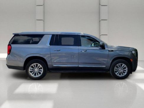 Used 2022 GMC Yukon XL SLT w/ SLT Premium Package RWD image 4