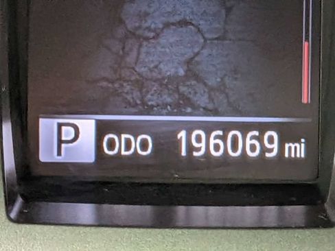 Used 2016 Toyota Tacoma SR5 w/ SR5 Appearance Package (SN) AWD/4WD image 35