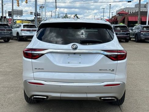 Used 2018 Buick Enclave Premium w/ LPO, Luxury Package AWD/4WD image 4