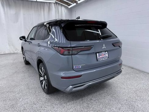 Used 2025 Mitsubishi Outlander SEL FWD image 4