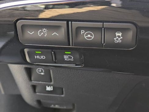 Used 2020 Toyota Prius Prime Limited image 13