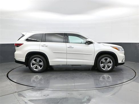Used 2016 Toyota Highlander Limited Platinum image 4