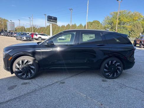 New 2025 Lincoln Nautilus Reserve image 4