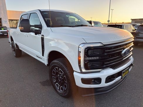 New 2026 Ford F250 Platinum w/ FX4 Off-Road Package image 30