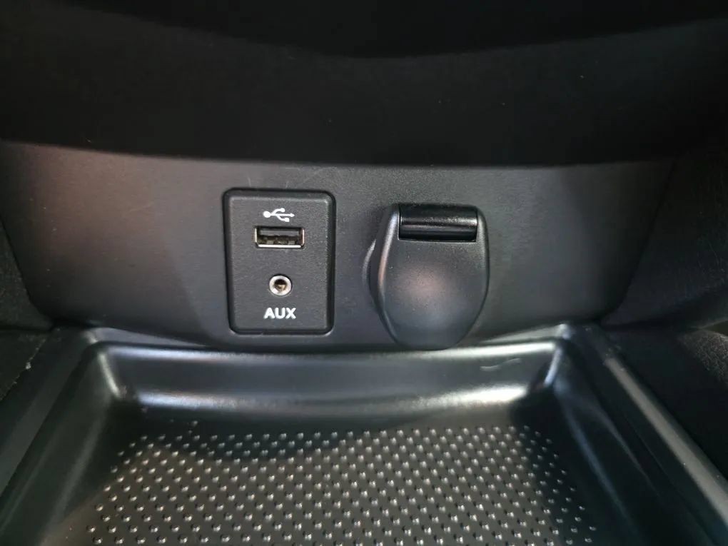 Used 2015 Nissan Rogue SV w/ SV Premium Package AWD/4WD image 32