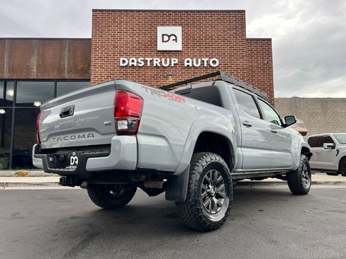 Used 2019 Toyota Tacoma TRD Sport image 6