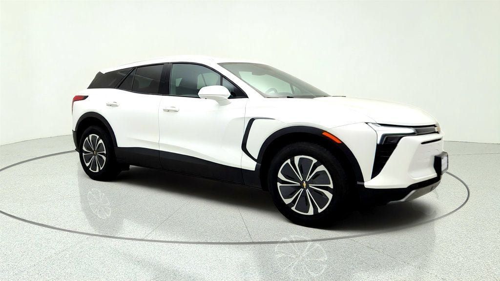 Used 2024 Chevrolet Blazer EV LT AWD/4WD image 3