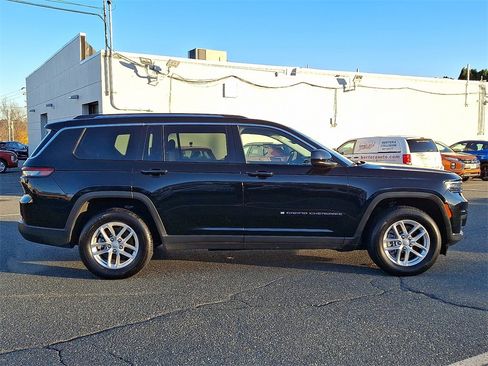 Used 2023 Jeep Grand Cherokee L Laredo image 7