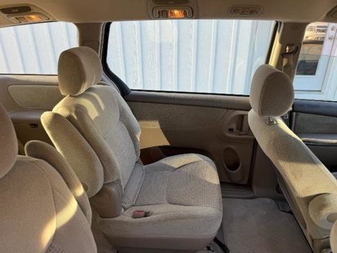 Used 2007 Toyota Sienna CE image 9