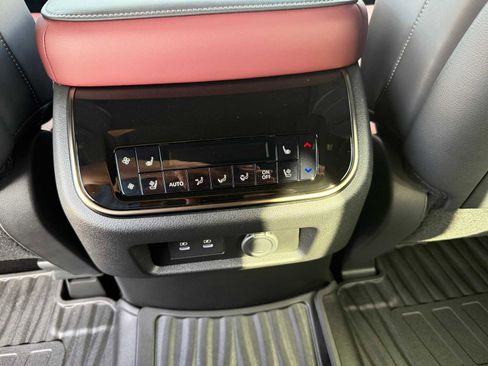 New 2026 INFINITI QX80 Autograph w/ Premium Cargo Package image 27