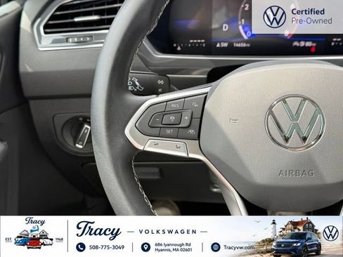 Used 2023 Volkswagen Tiguan SE w/ Panoramic Sunroof Package AWD/4WD image 9