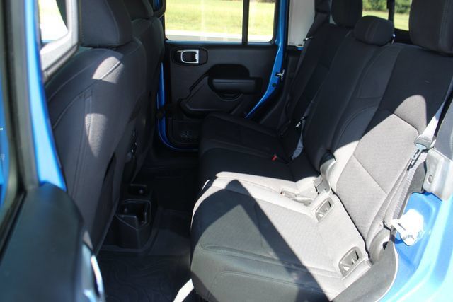 Used 2022 Jeep Gladiator Sport AWD/4WD image 27