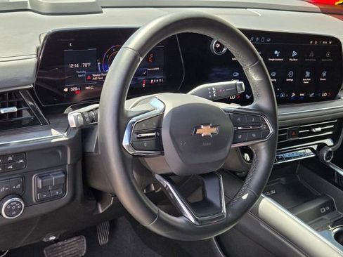 Certified 2025 Chevrolet Suburban LT w/ Comfort Package image 18