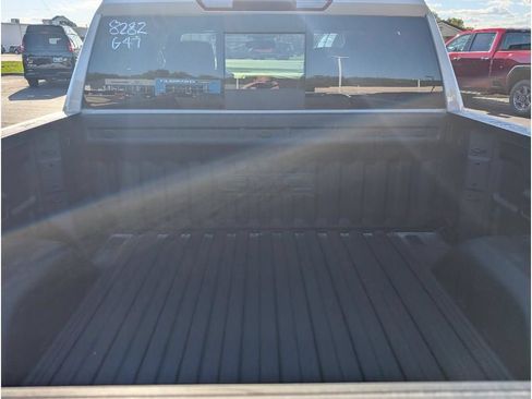 New 2026 GMC Sierra 1500 SLE w/ Preferred Package AWD/4WD image 11